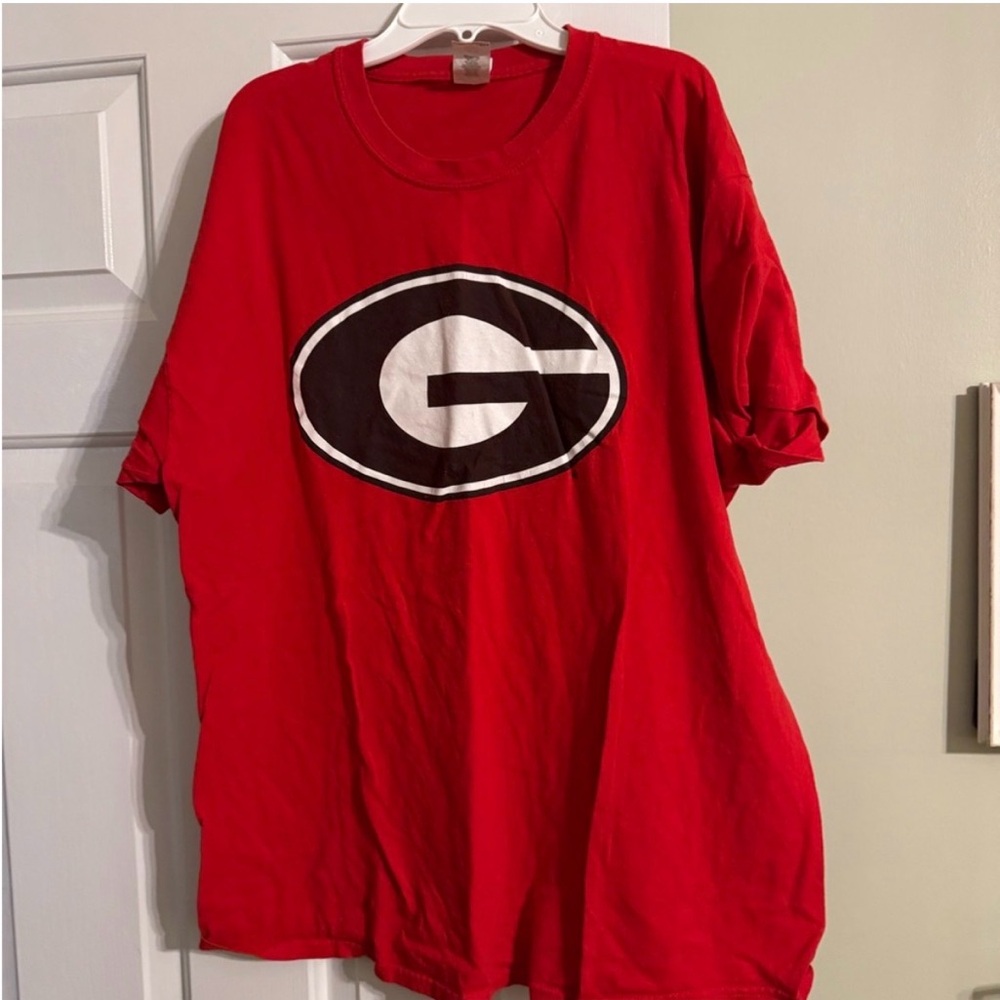 5 pack of XL shirts - UGA / Hawks / Athletic.